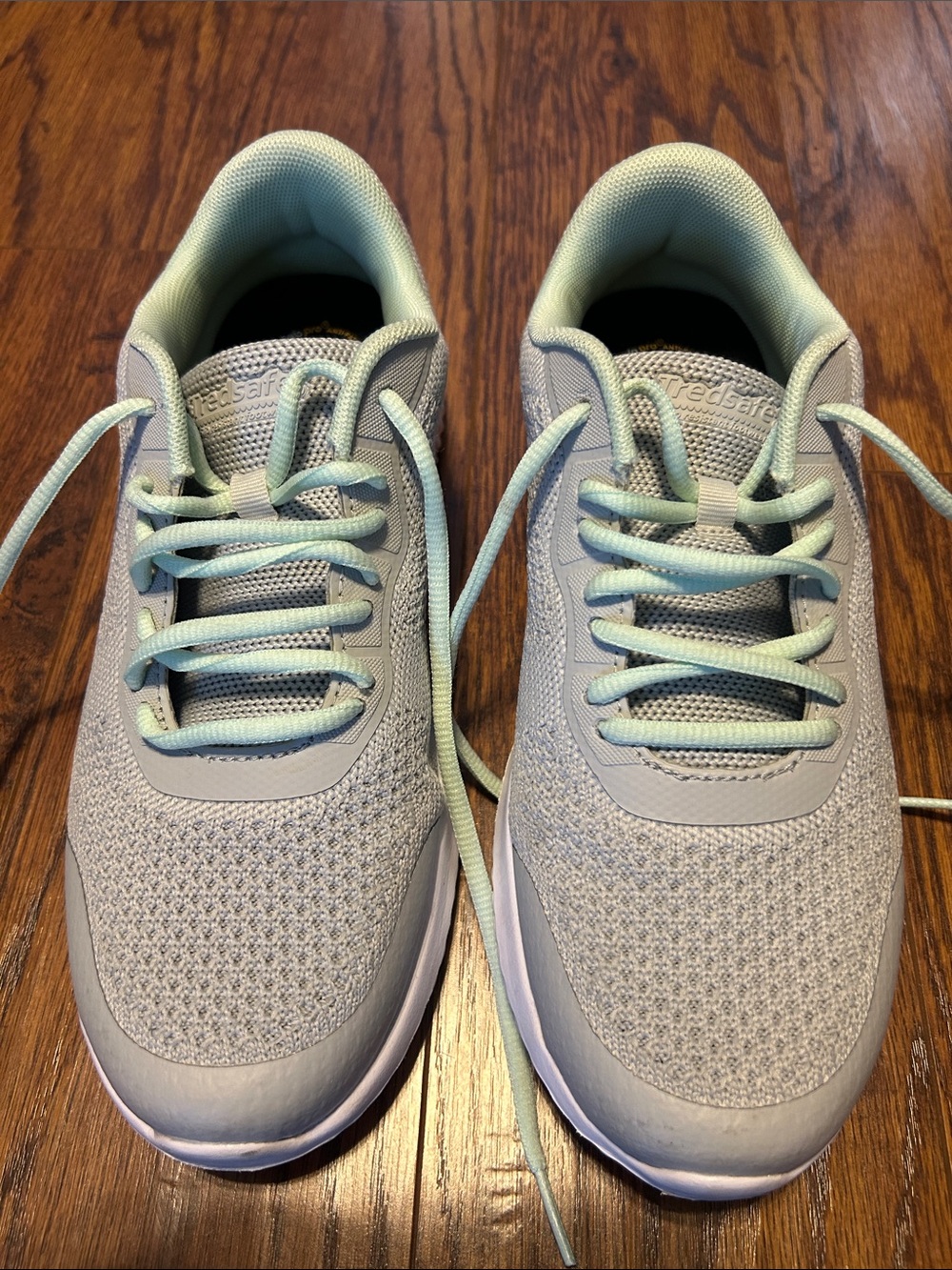TredSafe Oil and Slip-resistant Tennis Shoes 8.5 8 1/2 Gray & Mint Green Lace Up